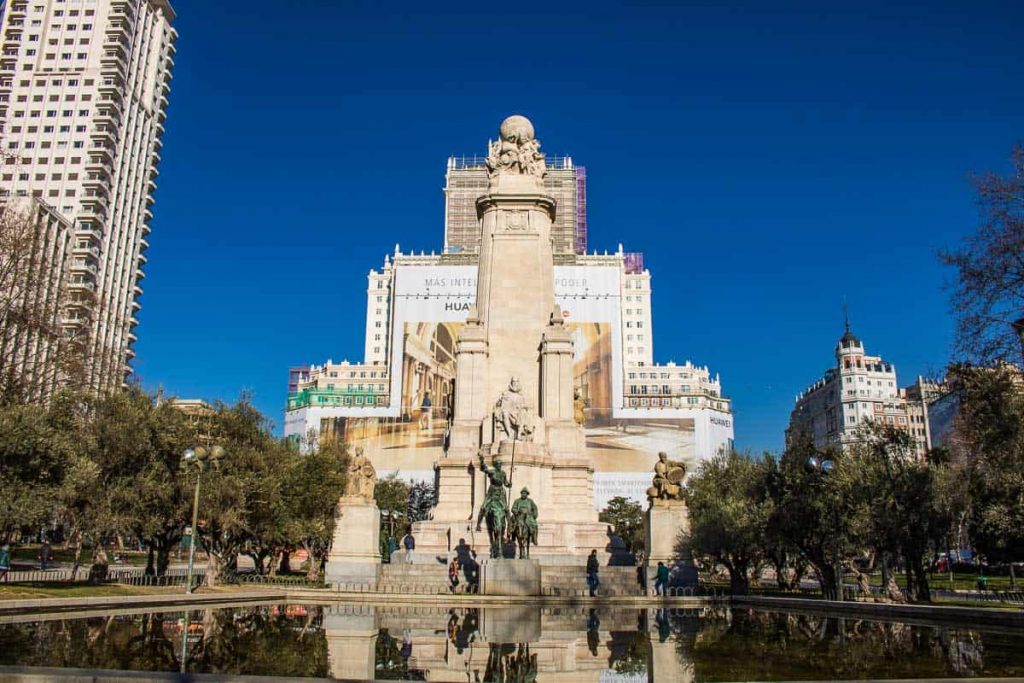 plaza-espana-o-que-fazer-em-madrid-espanha-7-1024x683