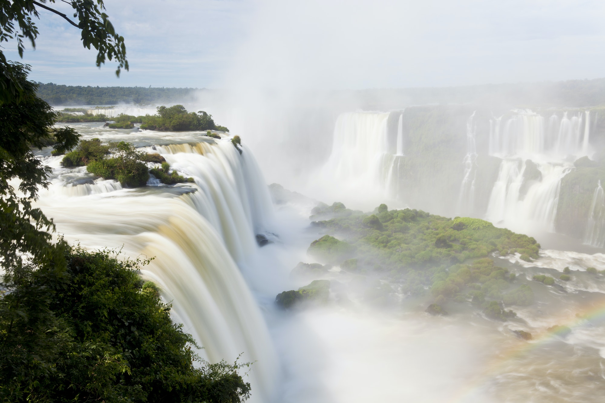 View along the Iguacu (Iguazu) Falls, Cataratta Foz do Iguacu, Parana, Iguazu National Park, Brazil.